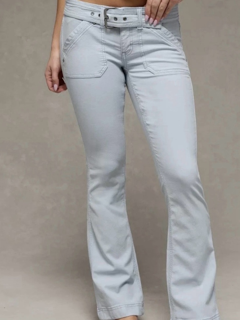 AE Super Low-Rise Kick Boot Pant Women’s Size 6 Light Blue